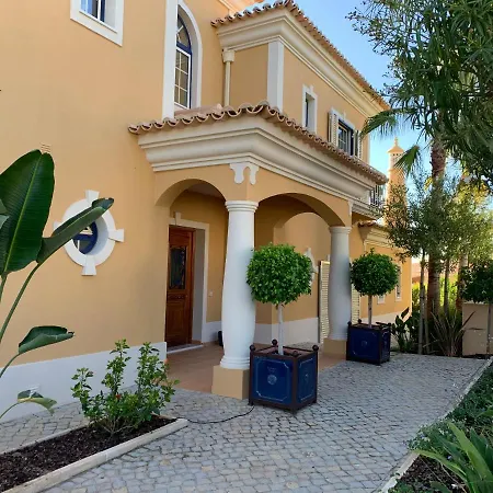 ヴィラ Casa Palmeiras *